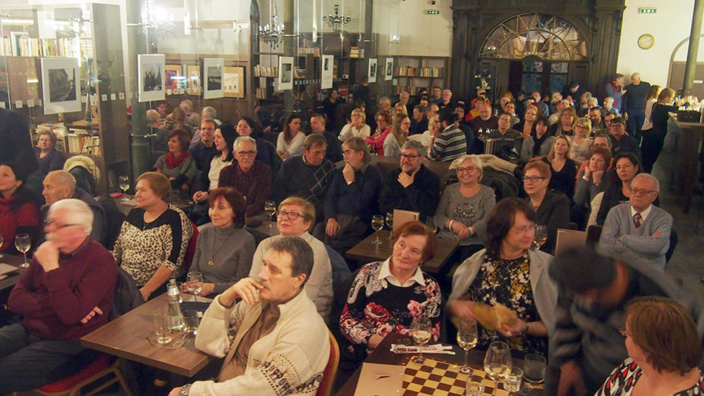 V decembri sa uskutočnili Bigbítové Vianove 2016 v Synagoga Café v Trnave. Zahrali Ľuboš Beňa, Bonzo Radványi, Opatovský, Pagáč a Gajlík