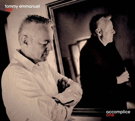 Austrálsky gitarista Tommy Emmanuel vydal album Accomplice One