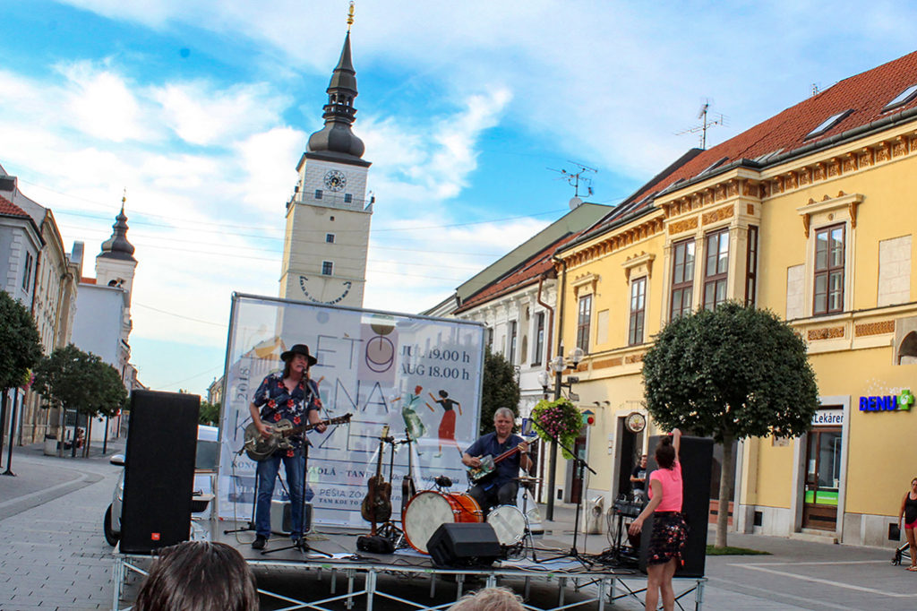 V Trnave v rámci projektu Leto na korze 2018 zahrali Ľuboš Beňa & Bonzo Radványi
