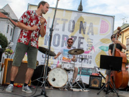 Reportáž z koncertu Juraj Schweigert & The Groove Time v Trnave v rámci trnavského podujatia Leto na Korze 2017