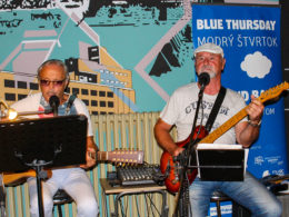Modrý štvrtok s Duom Live Guitars vo Vodáreň Craft Bistro v Trnave